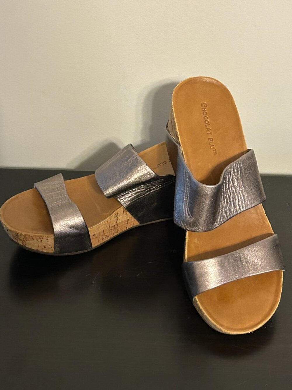 CHOCOLAT BLU Martina Sz 7.5 Bronze Leather Slip-On Cork Wedge Sandals
